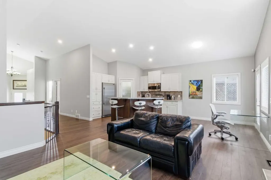 1151 Westmount Drive Strathmore AB T1P1Y6