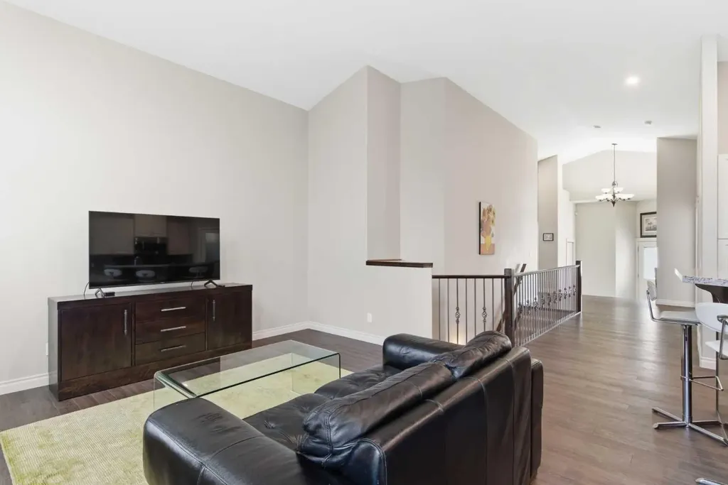 1151 Westmount Drive Strathmore AB T1P1Y6