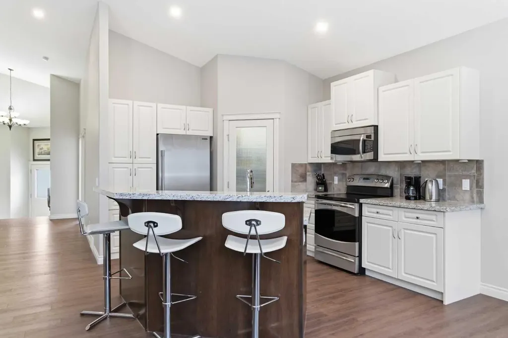 1151 Westmount Drive Strathmore AB T1P1Y6