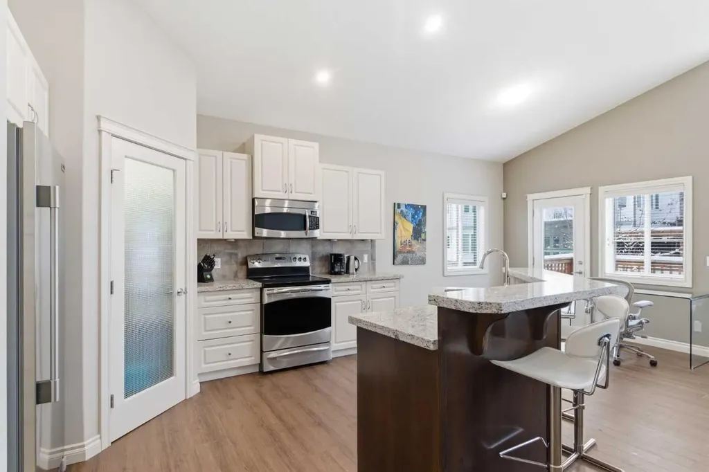 1151 Westmount Drive Strathmore AB T1P1Y6