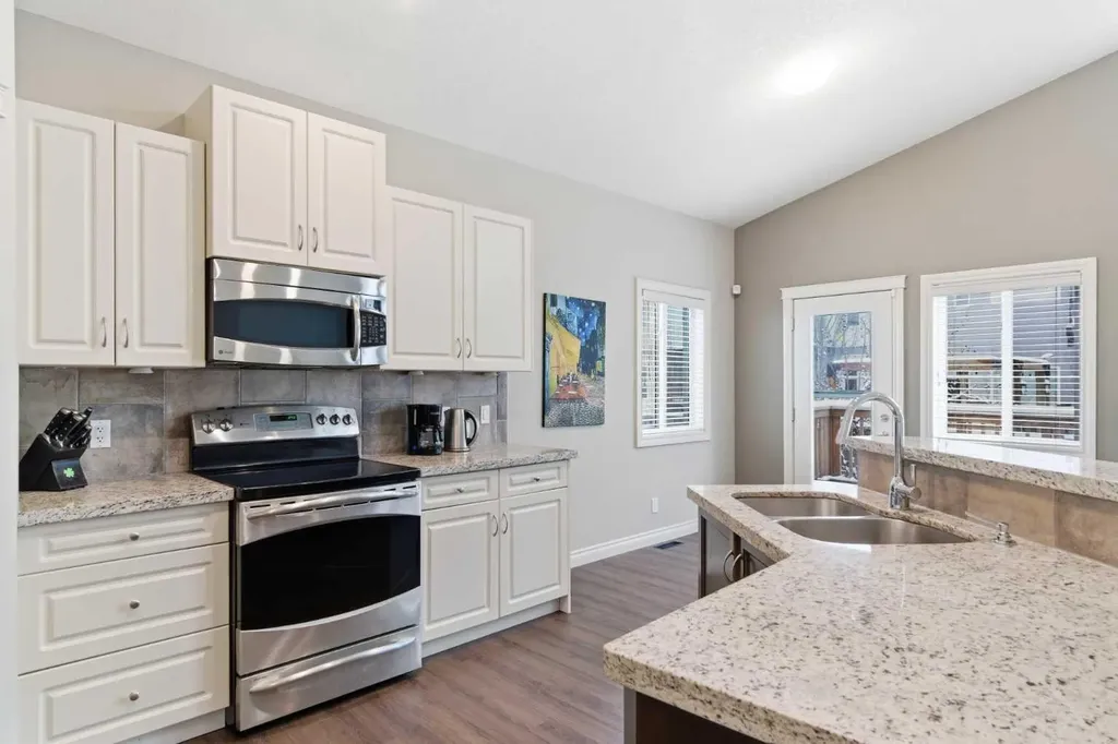 1151 Westmount Drive Strathmore AB T1P1Y6