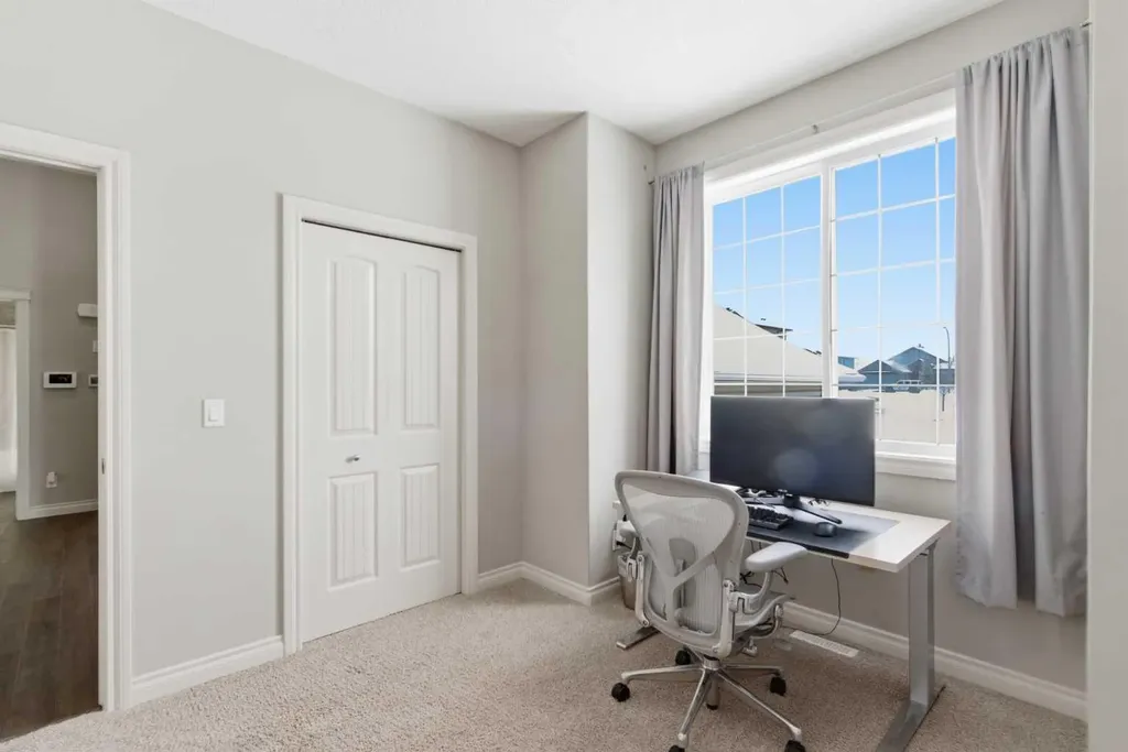 1151 Westmount Drive Strathmore AB T1P1Y6