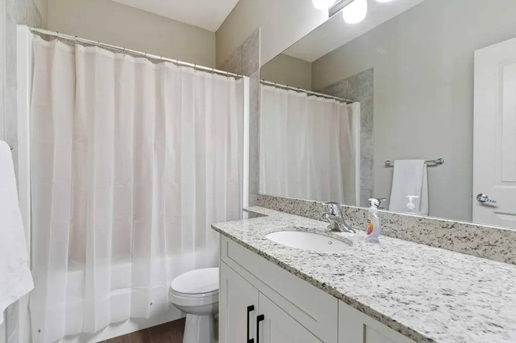 1151 Westmount Drive Strathmore AB T1P1Y6