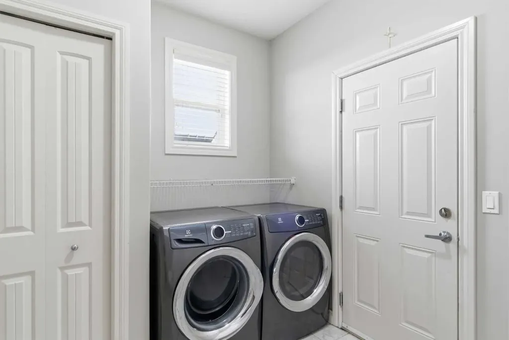 1151 Westmount Drive Strathmore AB T1P1Y6