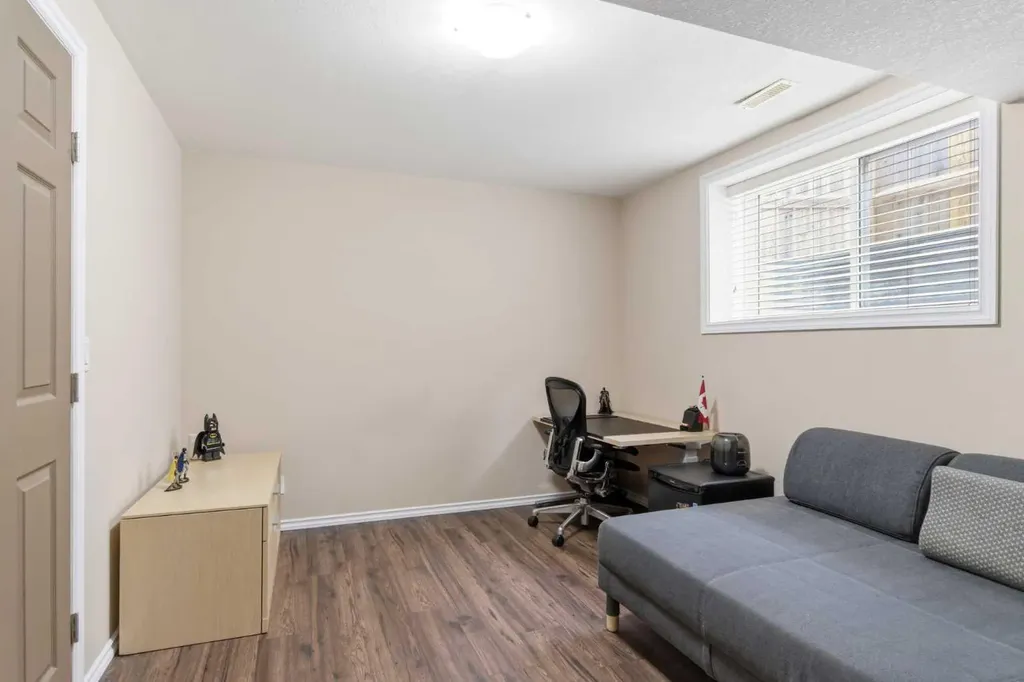 1151 Westmount Drive Strathmore AB T1P1Y6