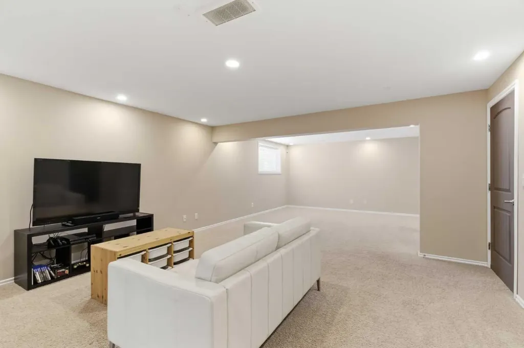 1151 Westmount Drive Strathmore AB T1P1Y6