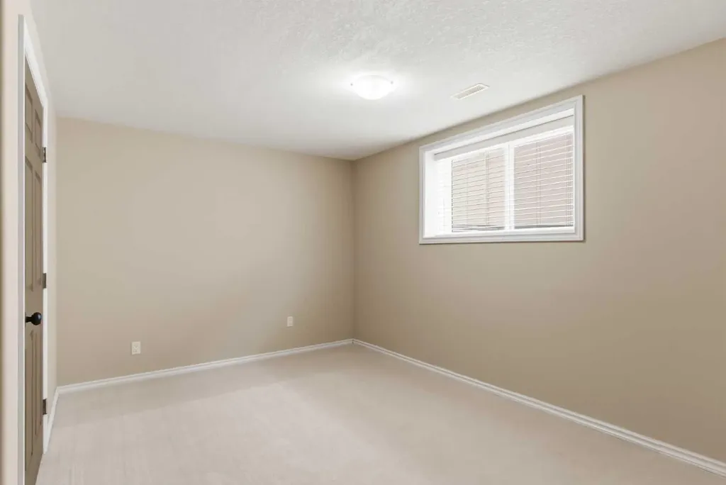 1151 Westmount Drive Strathmore AB T1P1Y6