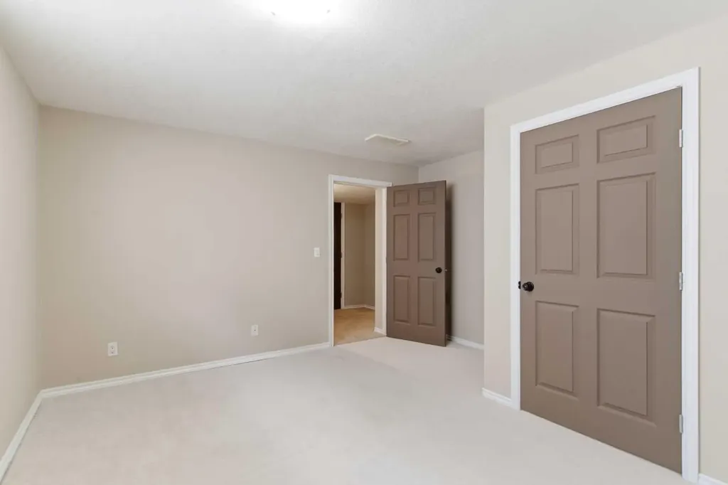 1151 Westmount Drive Strathmore AB T1P1Y6
