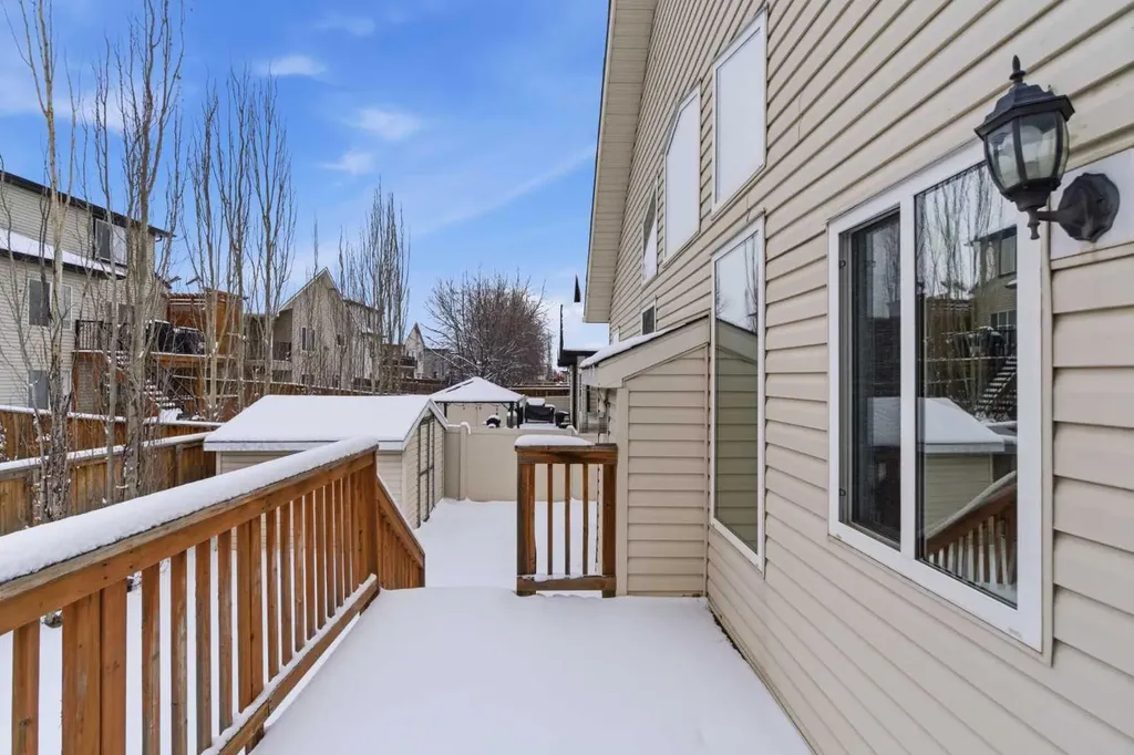 1151 Westmount Drive Strathmore AB T1P1Y6