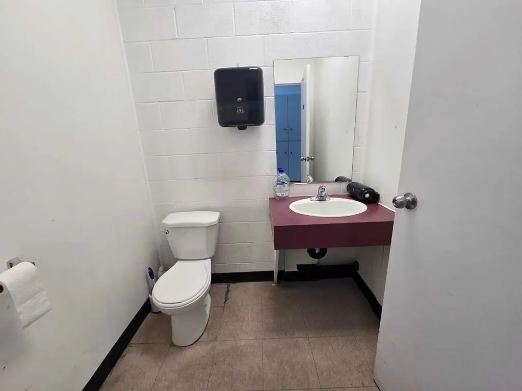 3132 26 Street NE Calgary AB T1Y6Z1
