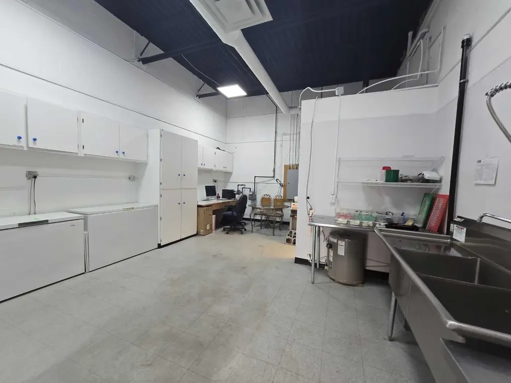 3132 26 Street NE Calgary AB T1Y6Z1