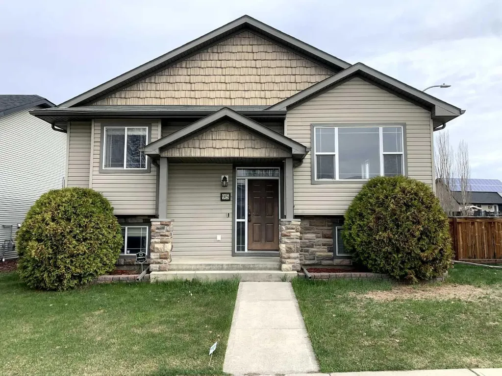 95 Inglewood Drive Red Deer AB T4R0B2