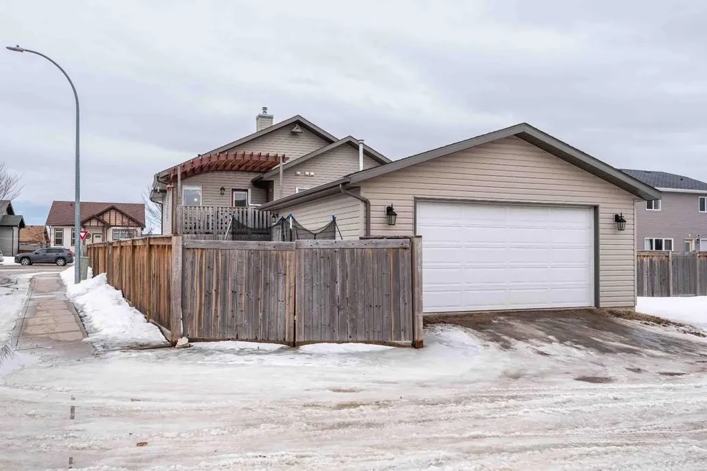 95 Inglewood Drive Red Deer AB T4R0B2