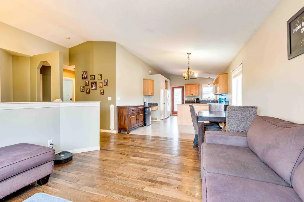 95 Inglewood Drive Red Deer AB T4R0B2