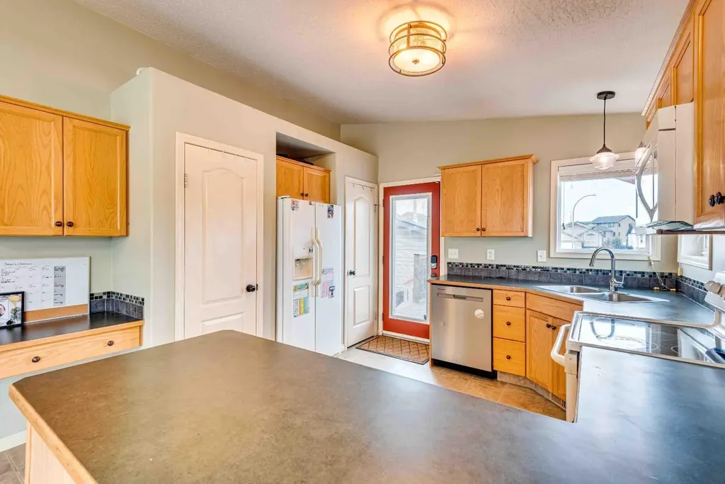 95 Inglewood Drive Red Deer AB T4R0B2