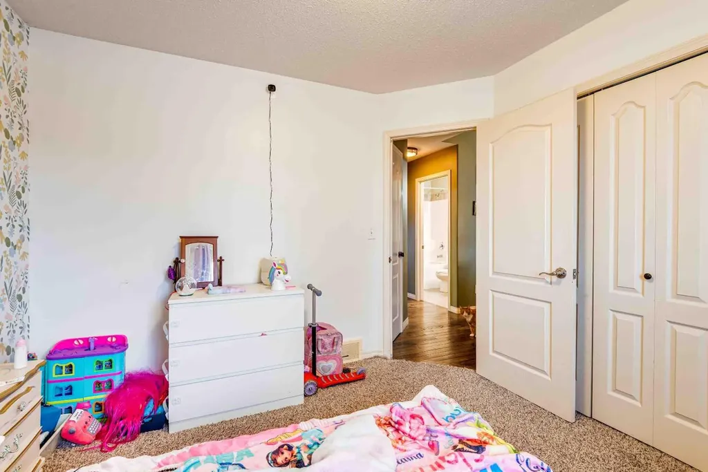 95 Inglewood Drive Red Deer AB T4R0B2