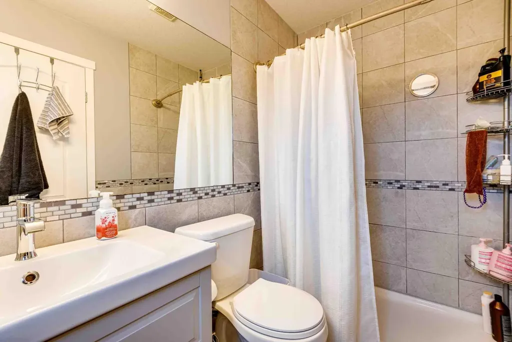 95 Inglewood Drive Red Deer AB T4R0B2
