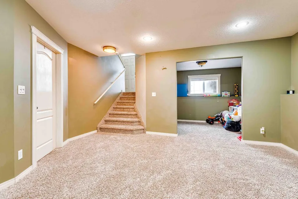 95 Inglewood Drive Red Deer AB T4R0B2