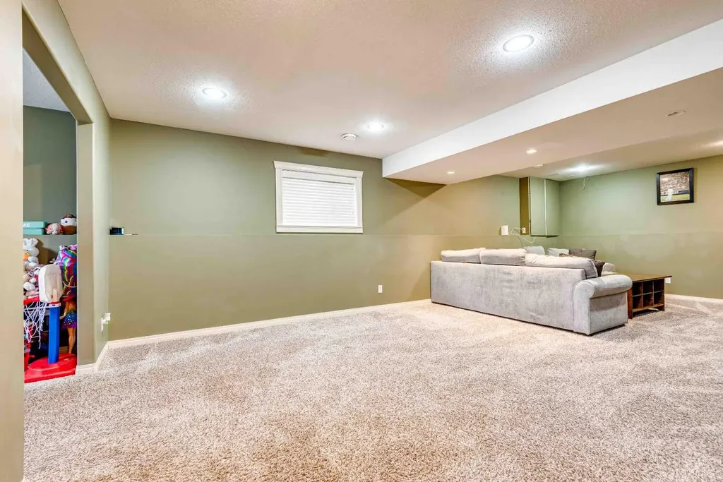 95 Inglewood Drive Red Deer AB T4R0B2