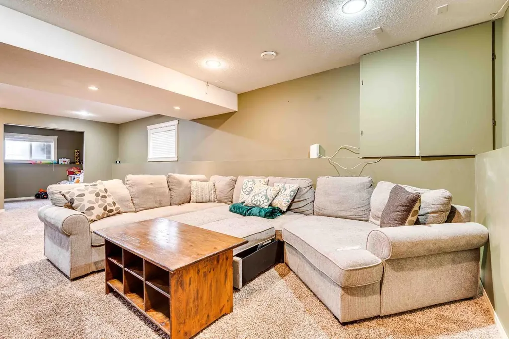 95 Inglewood Drive Red Deer AB T4R0B2