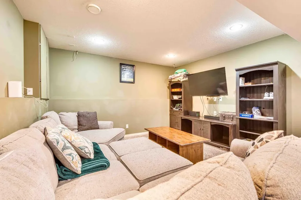 95 Inglewood Drive Red Deer AB T4R0B2