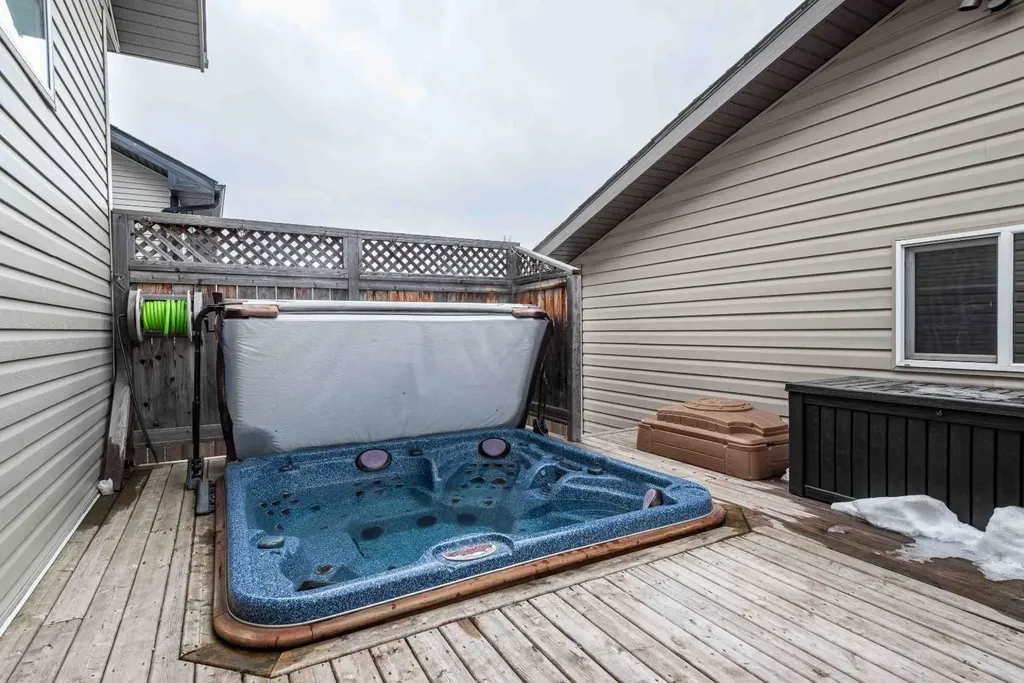 95 Inglewood Drive Red Deer AB T4R0B2