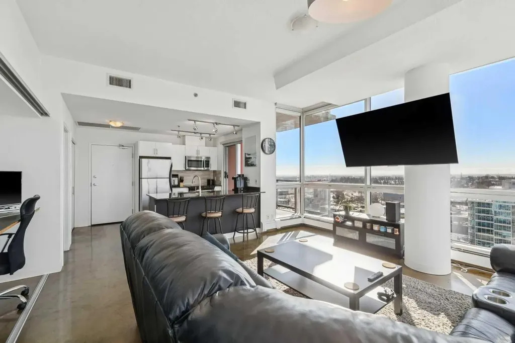 135 13 Avenue SW Calgary AB T2R 0W8
