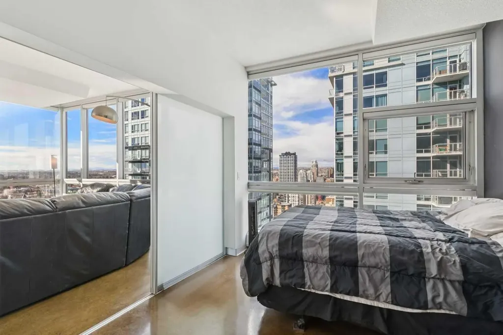 135 13 Avenue SW Calgary AB T2R 0W8