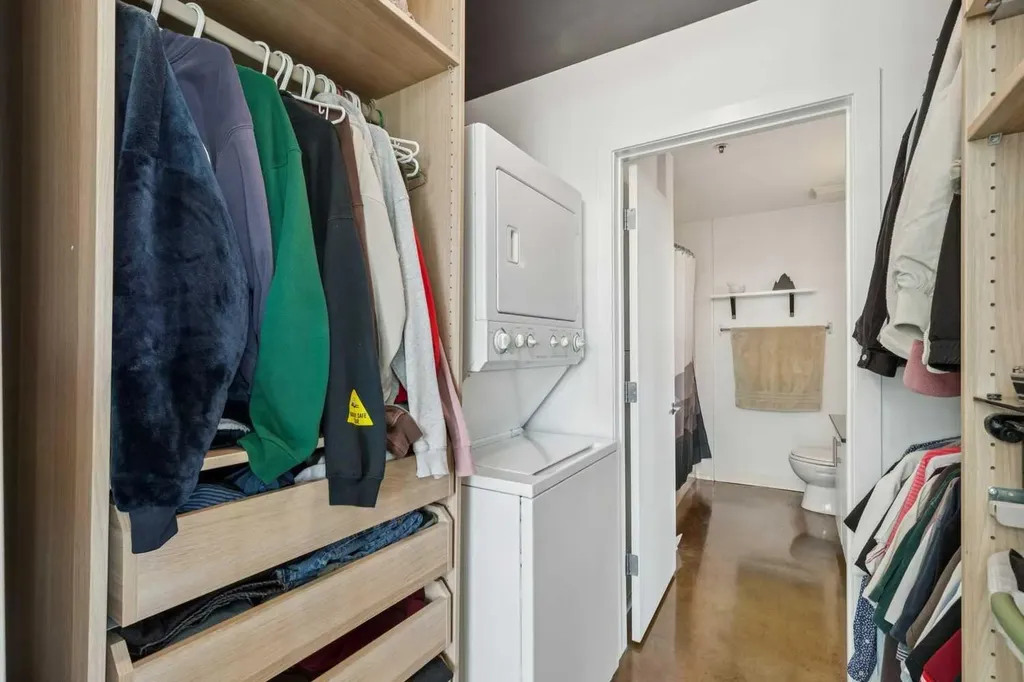 135 13 Avenue SW Calgary AB T2R 0W8