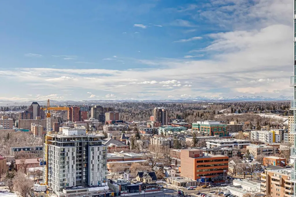 135 13 Avenue SW Calgary AB T2R 0W8