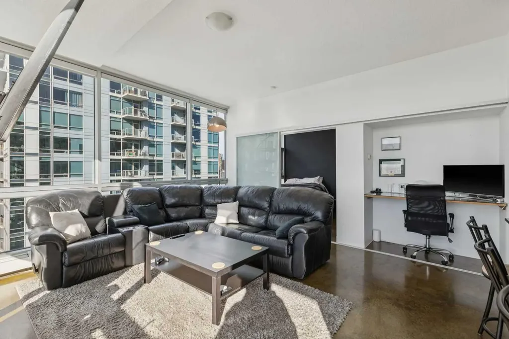 135 13 Avenue SW Calgary AB T2R 0W8