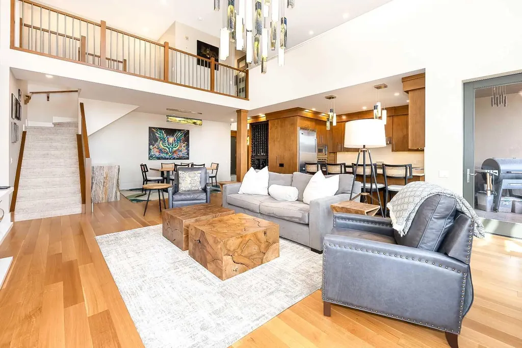 1407 Kensington Close NW Calgary AB T2N 3J9