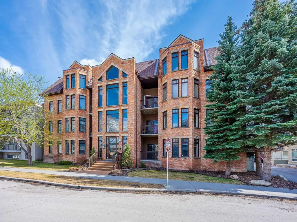 1407 Kensington Close NW Calgary AB T2N 3J9
