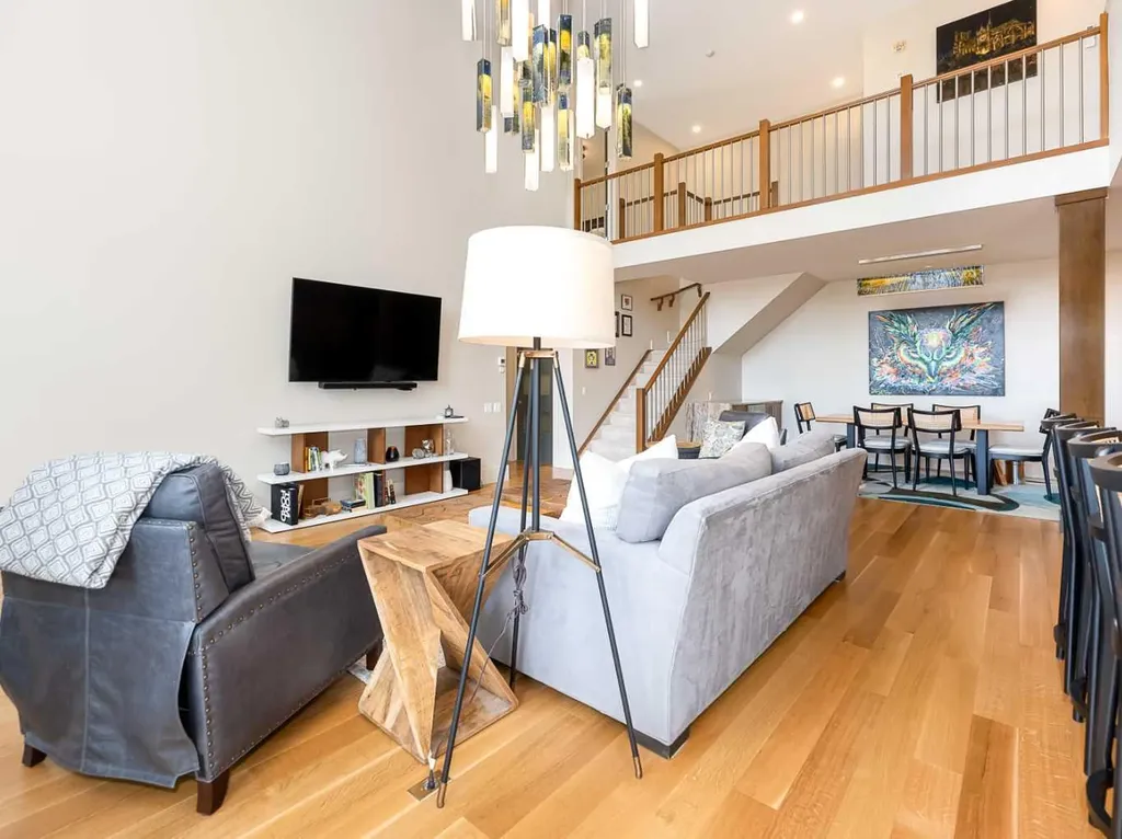 1407 Kensington Close NW Calgary AB T2N 3J9