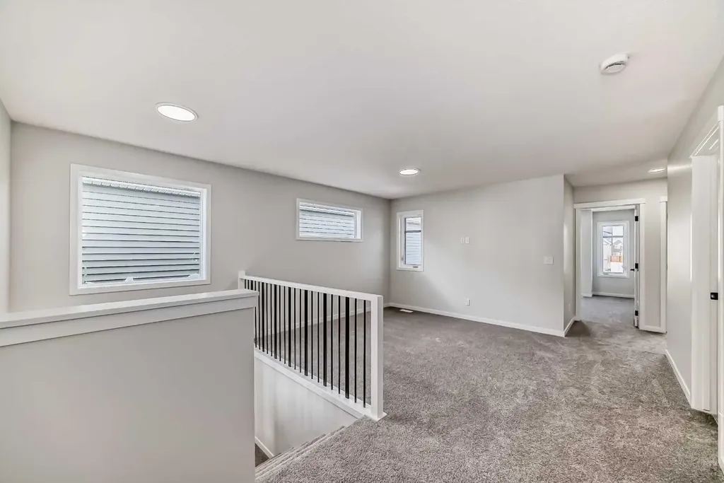 374 Corner Glen Way NE Calgary AB T3N 2P1