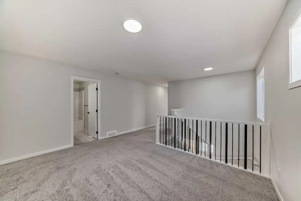 374 Corner Glen Way NE Calgary AB T3N 2P1
