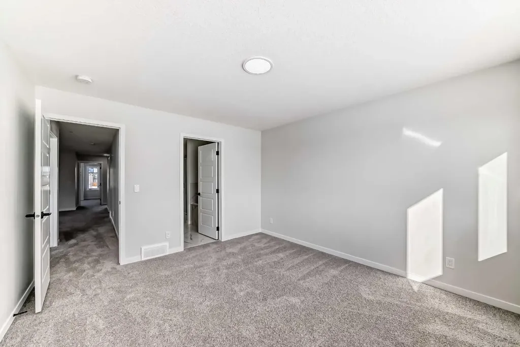 374 Corner Glen Way NE Calgary AB T3N 2P1