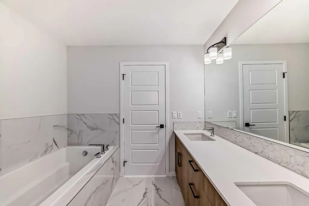 374 Corner Glen Way NE Calgary AB T3N 2P1