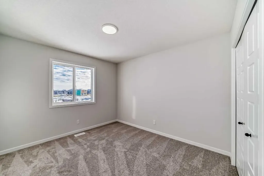 374 Corner Glen Way NE Calgary AB T3N 2P1