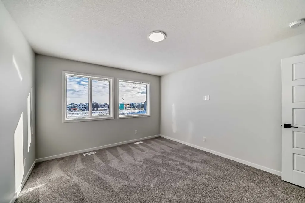 374 Corner Glen Way NE Calgary AB T3N 2P1