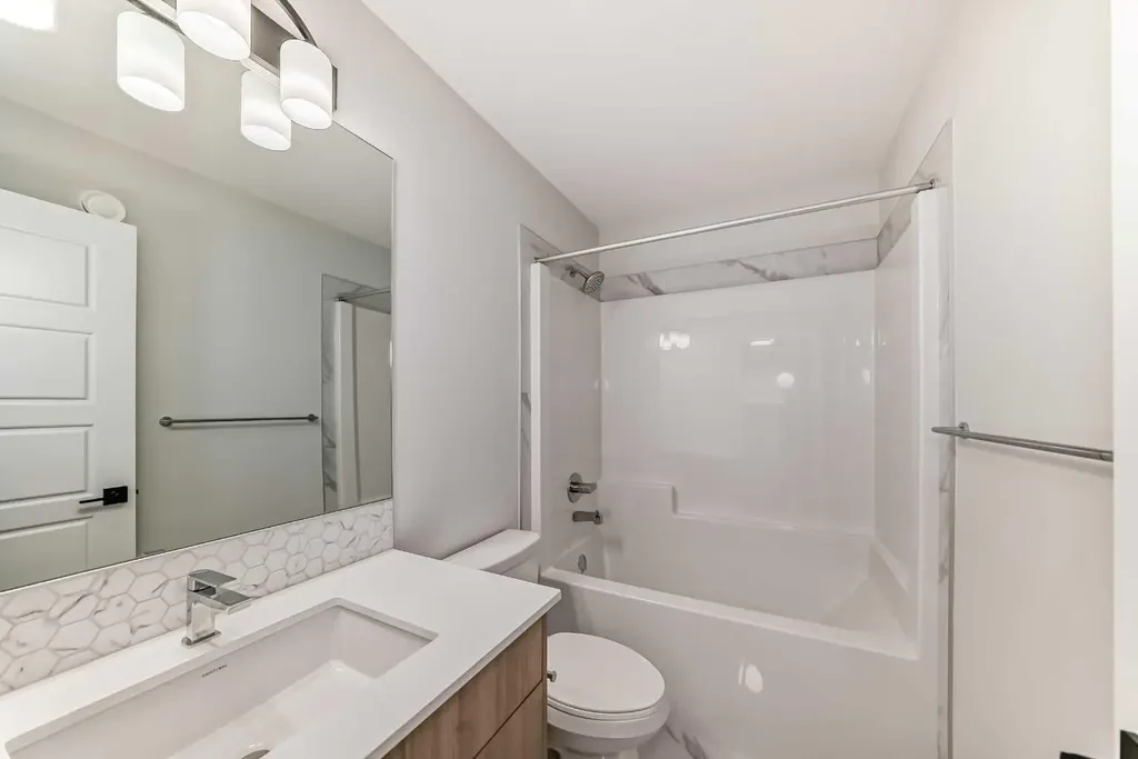 374 Corner Glen Way NE Calgary AB T3N 2P1