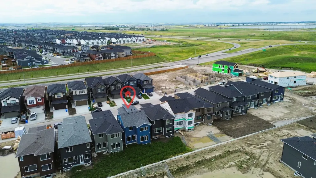 374 Corner Glen Way NE Calgary AB T3N 2P1