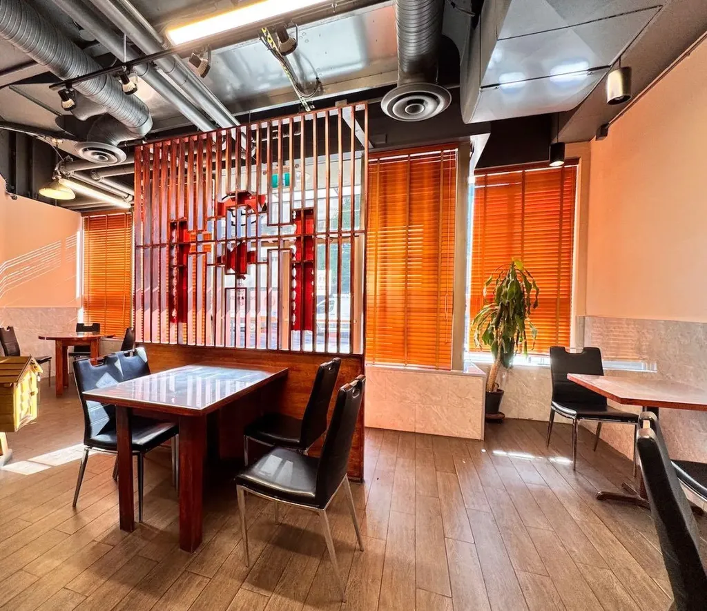 683 10 Street SW Calgary AB T2P 5G3