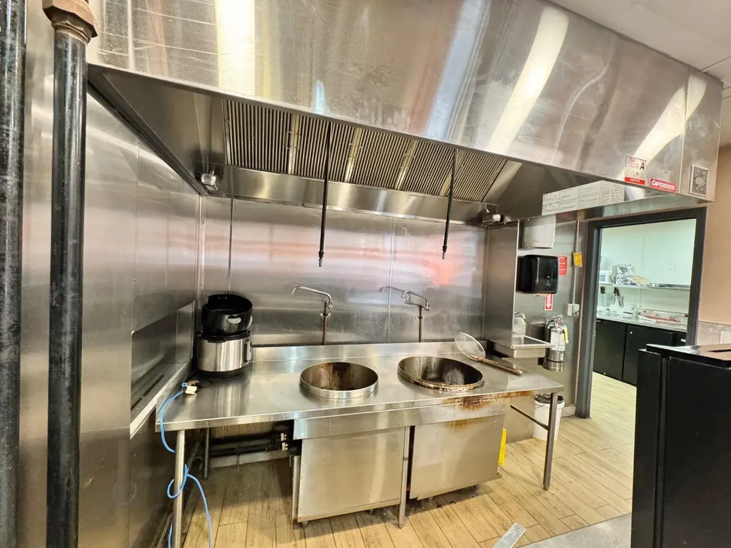 683 10 Street SW Calgary AB T2P 5G3