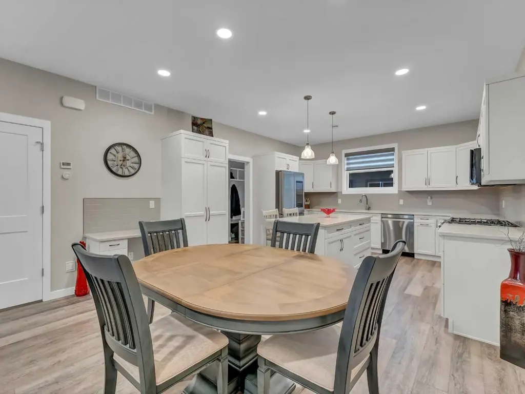 222 Ranchlands Boulevard NE Medicine Hat AB T1C0E3
