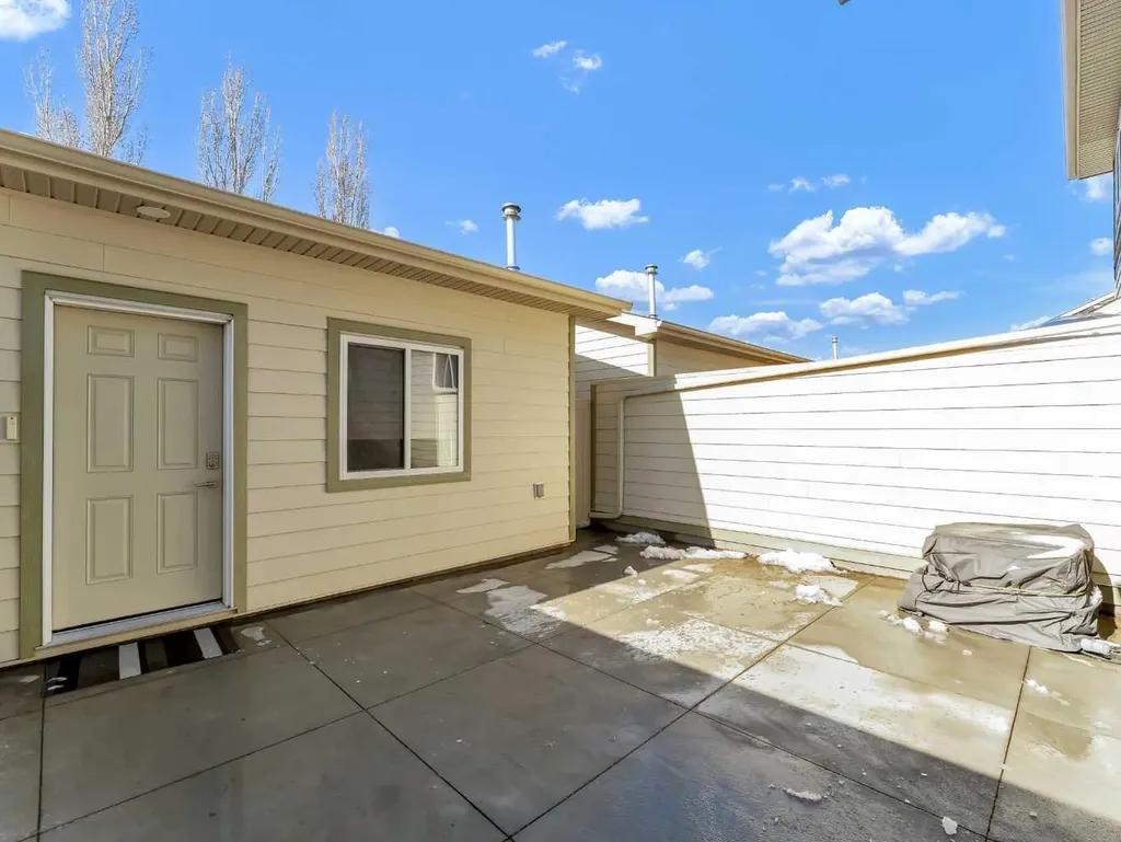 222 Ranchlands Boulevard NE Medicine Hat AB T1C0E3