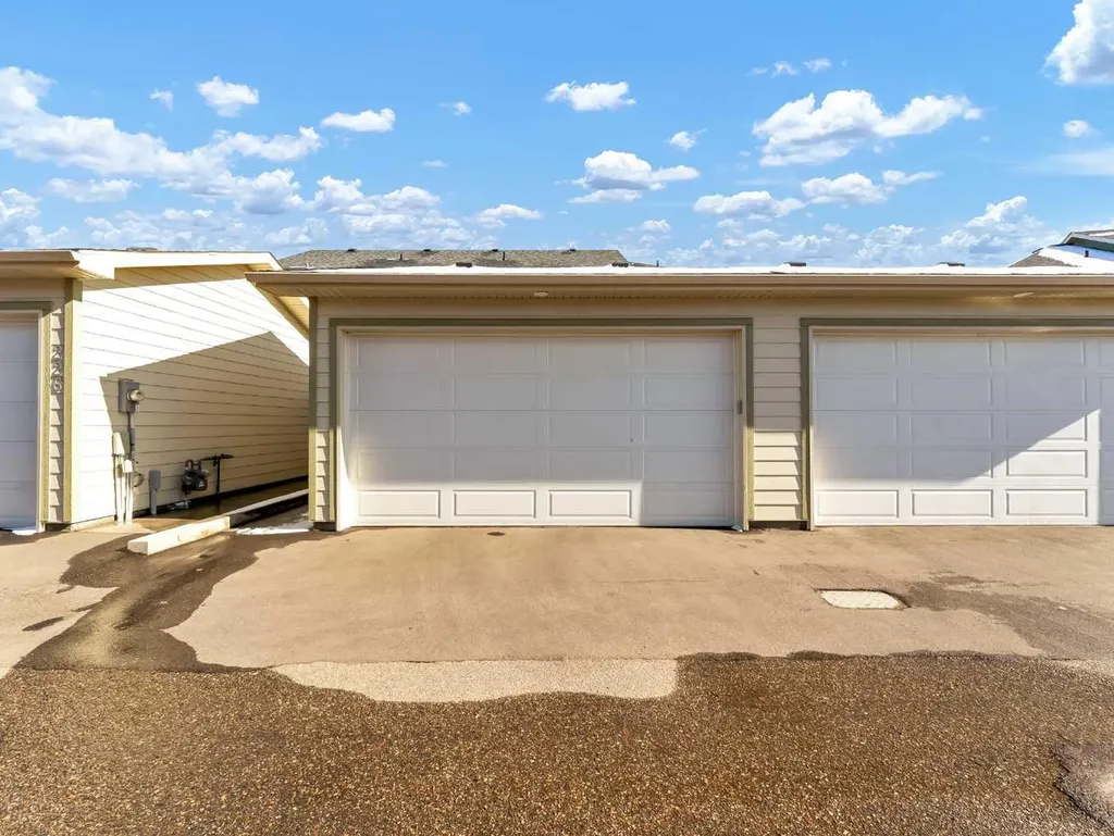 222 Ranchlands Boulevard NE Medicine Hat AB T1C0E3
