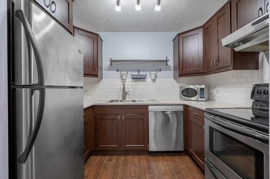 1620 8 Avenue NW Calgary AB T2N 1C4