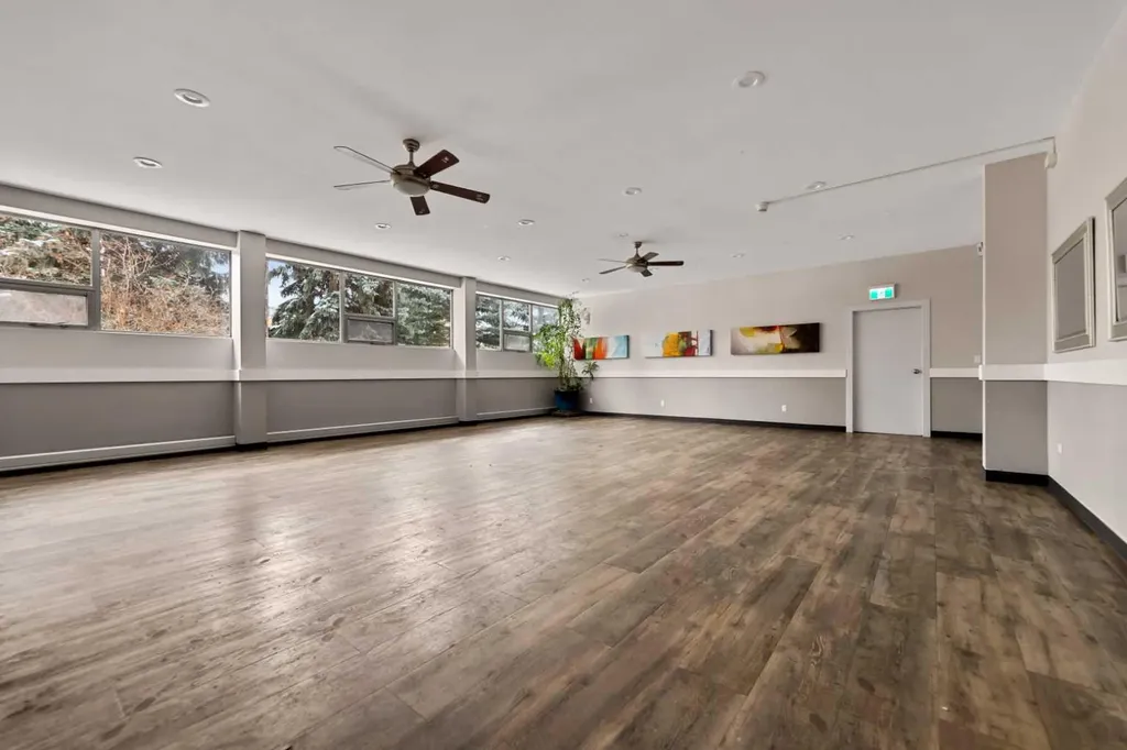 1620 8 Avenue NW Calgary AB T2N 1C4