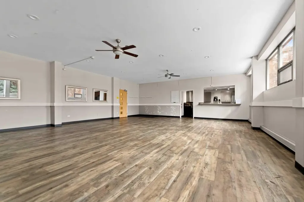 1620 8 Avenue NW Calgary AB T2N 1C4